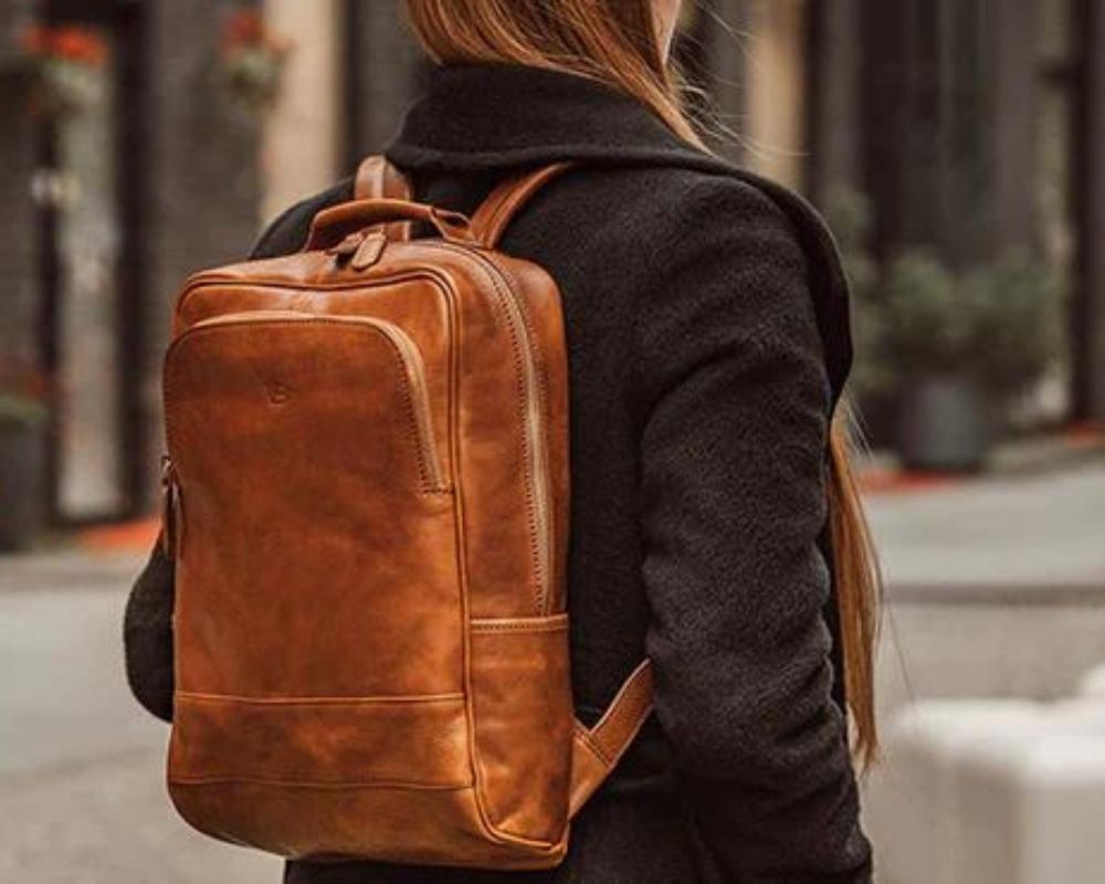 Best Stylish Weekend Travel Bags For Women - Sebastien DuPont